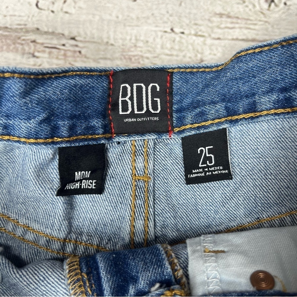 BDG Mom High Rise Denim Shorts Size 25 - Picture 2 of 10